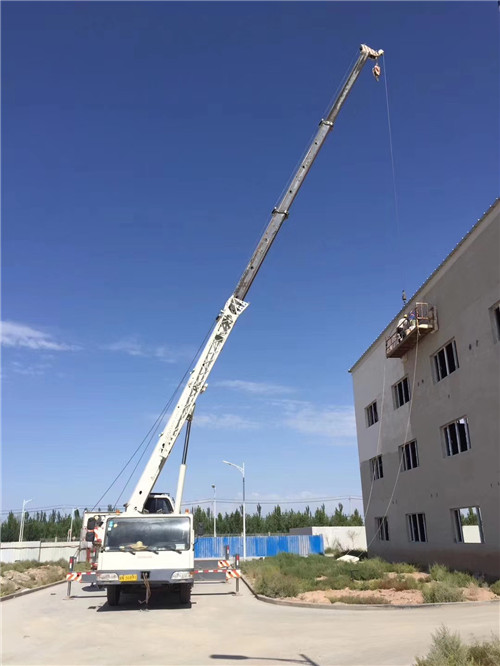 迎江区“轻装强干”—— 吊车的 “轻量化臂架” 技术